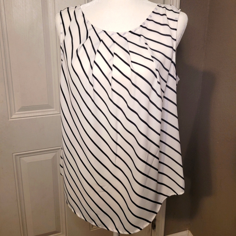 Worthington Women Round Neck Sleeveless Tank Top